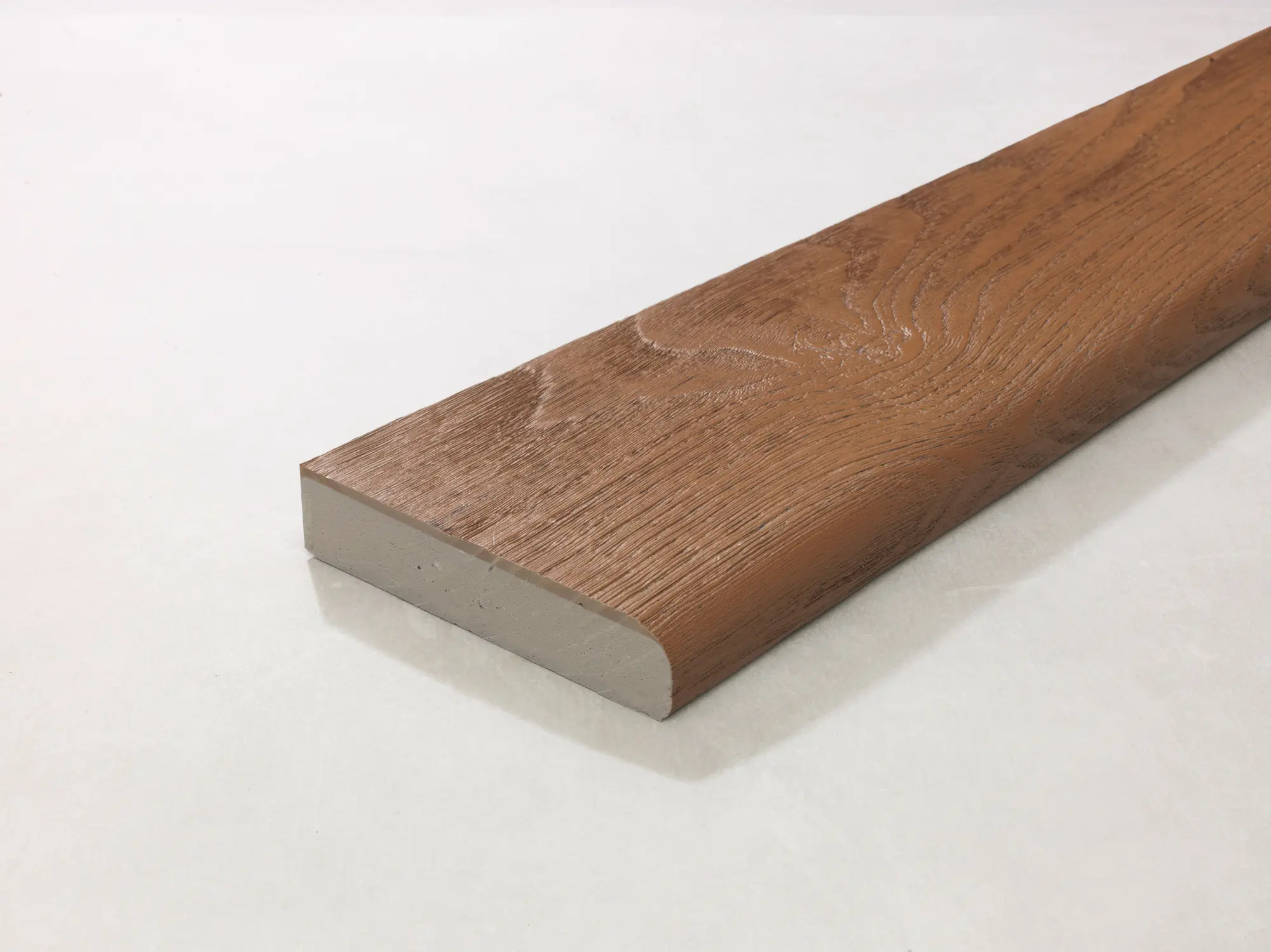 Millboard Bullnosed Board Coppered Oak, gerundete Abschlussdielen  