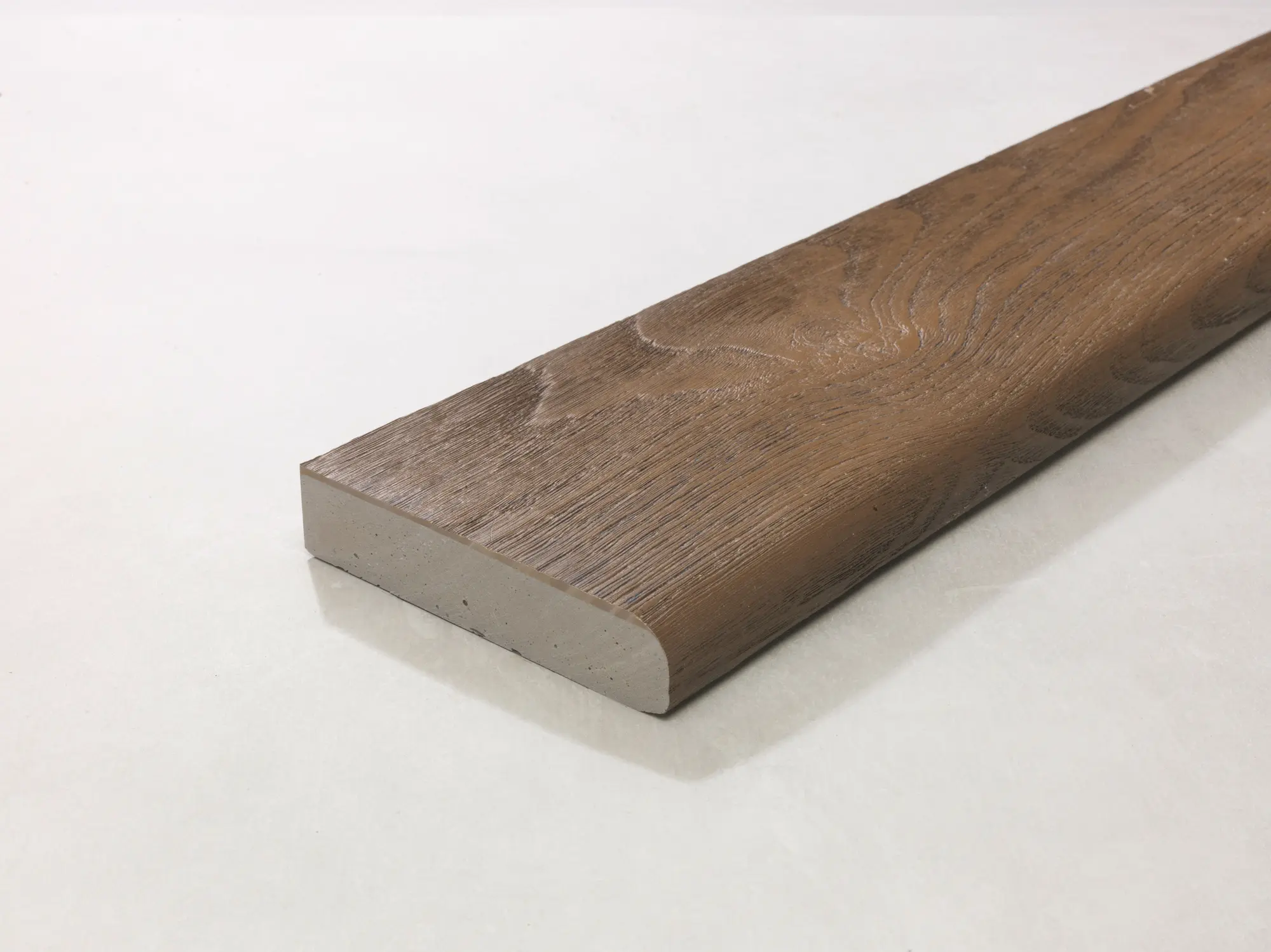 Millboard Bullnosed Board Antique Oak, gerundete Abschlussdielen 