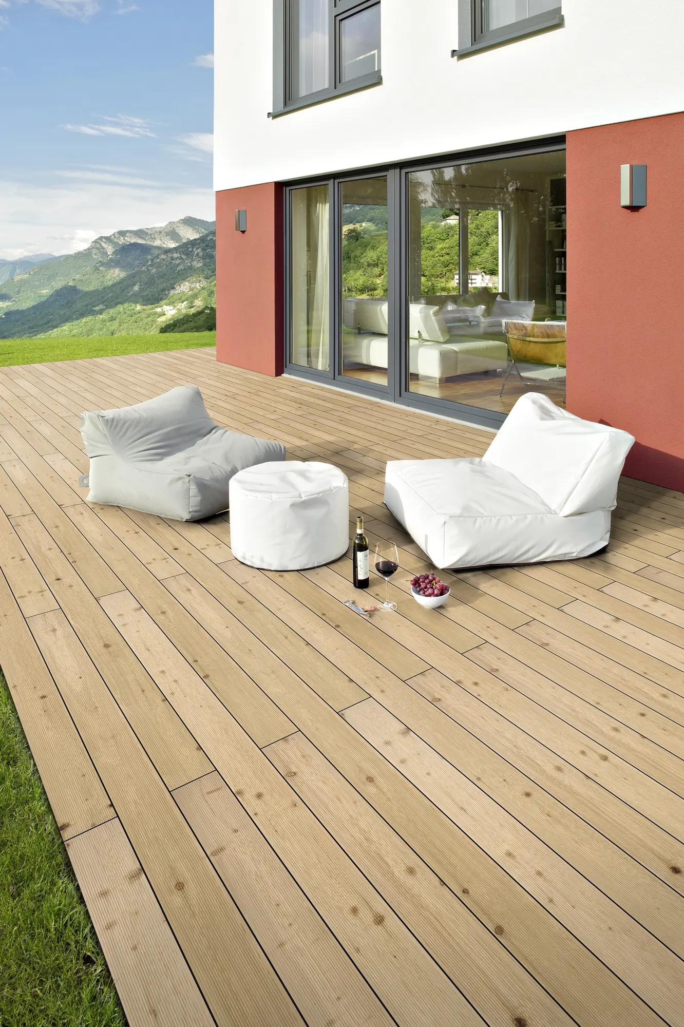 Terrassendielen sibirische Lärche fein geriffelt